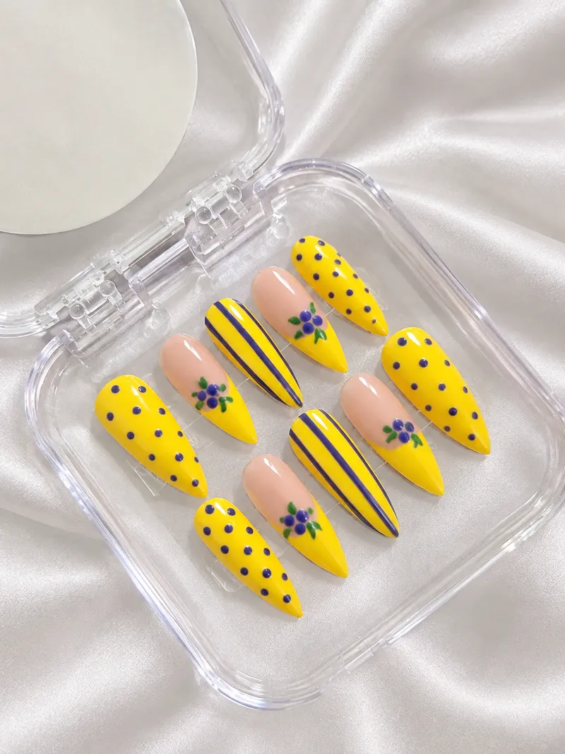 Press-On Nails Disponibles